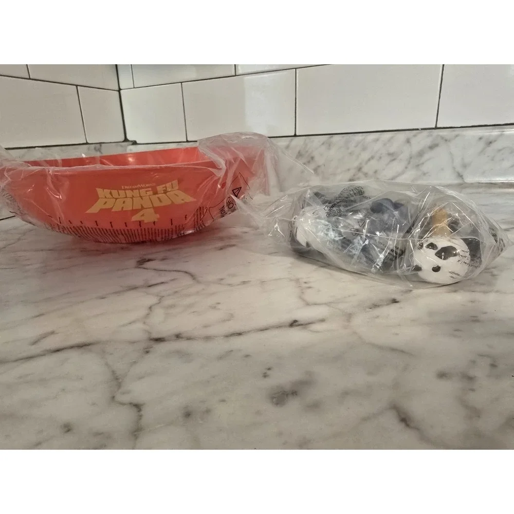 New KUNG FU PANDA BOWL Popcorn Bucket AMC Movie Theater Figurines